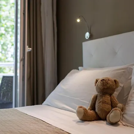 De La Bed & Breakfast Cattolica