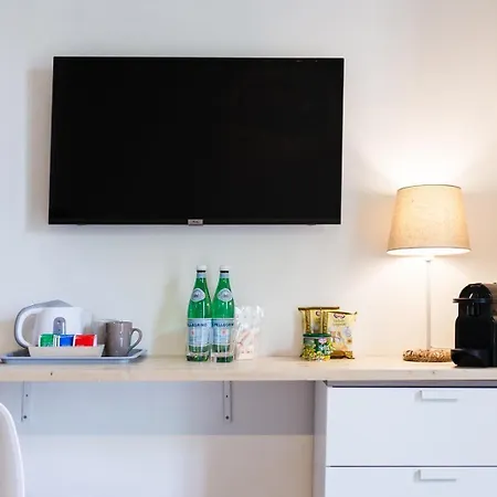 לינה וארוחת בוקר De La