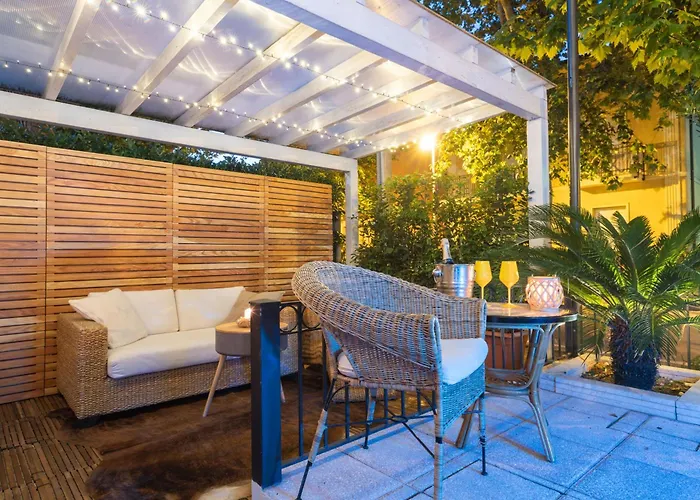 De La Bed and Breakfast 3*