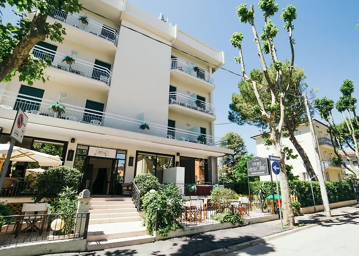 Bed & Breakfast De La 3*