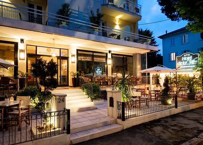 De La 3* Κατόλικα